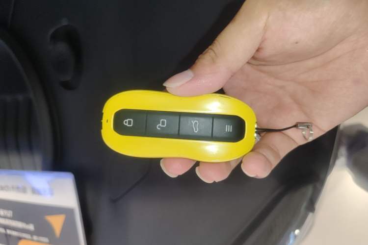 Used Xiaomi Auto YU7 2025 Ultra-Long Range High-Performance All-Wheel-Drive Max Edition Vehicle Key