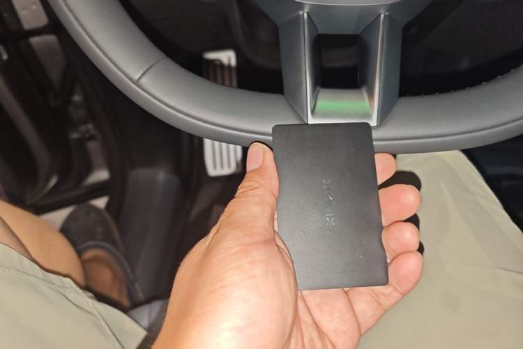 Used Xiaomi Auto YU7 2025 Ultra-Long Range High-Performance All-Wheel-Drive Max Edition Vehicle Key