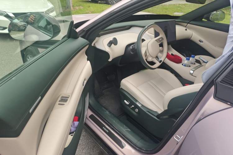 Used Xiaomi Auto YU7 2025 Ultra-Long Range High-Performance All-Wheel-Drive Max Edition Driver Seat