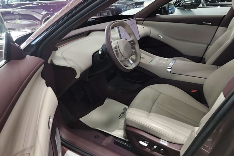 Used Xiaomi Auto YU7 2025 Ultra-Long Range High-Performance All-Wheel-Drive Max Edition Driver Seat
