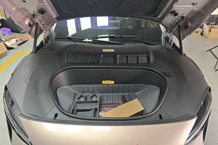 Used Xiaomi Auto YU7 2025 Ultra-Long Range High-Performance All-Wheel-Drive Max Edition Engine Bay