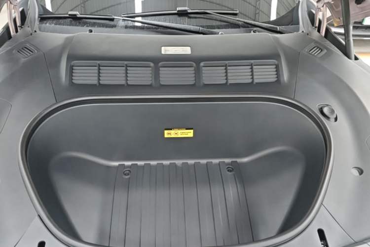 Used Xiaomi Auto YU7 2025 Ultra-Long Range Rear-Wheel Drive Version Engine Bay