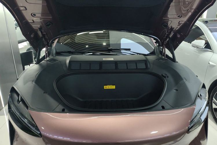 Used Xiaomi Auto YU7 2025 Ultra-Long Range High-Performance All-Wheel-Drive Max Edition Engine Bay