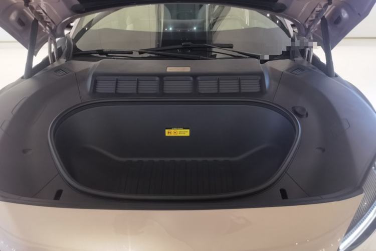Used Xiaomi Auto YU7 2025 Ultra-Long Range High-Performance All-Wheel-Drive Max Edition Engine Bay