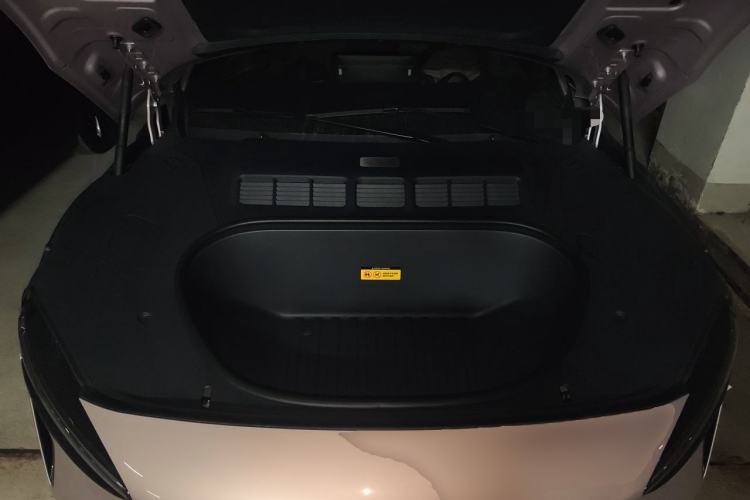 Used Xiaomi Auto YU7 2025 Ultra-Long Range High-Performance All-Wheel-Drive Max Edition Engine Bay