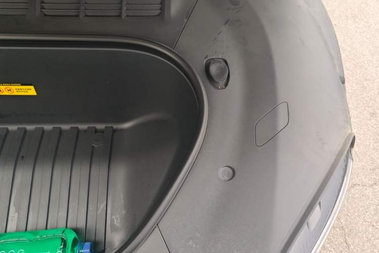 Used Xiaomi Auto YU7 2025 Ultra-Long Range High-Performance All-Wheel-Drive Max Edition Engine Bay Left