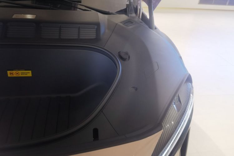 Used Xiaomi Auto YU7 2025 Ultra-Long Range High-Performance All-Wheel-Drive Max Edition Engine Bay Left