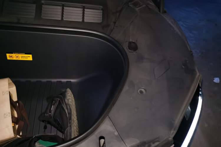 Used Xiaomi Auto YU7 2025 Ultra-Long Range Rear-Wheel Drive Version Engine Bay Left