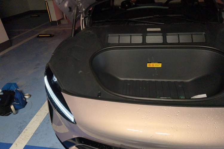 Used Xiaomi Auto YU7 2025 Ultra-Long Range All-Wheel Drive Pro Version Engine Bay Right