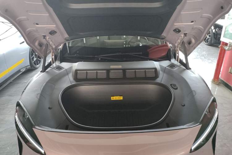 Used Xiaomi Auto YU7 2025 Ultra-Long Range All-Wheel Drive Pro Version Engine Bay