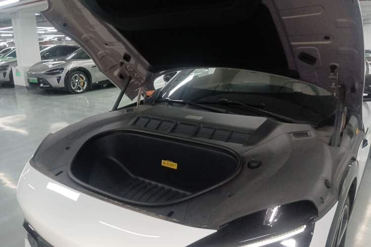 Used Xiaomi Auto YU7 2025 Ultra-Long Range High-Performance All-Wheel-Drive Max Edition Engine Bay