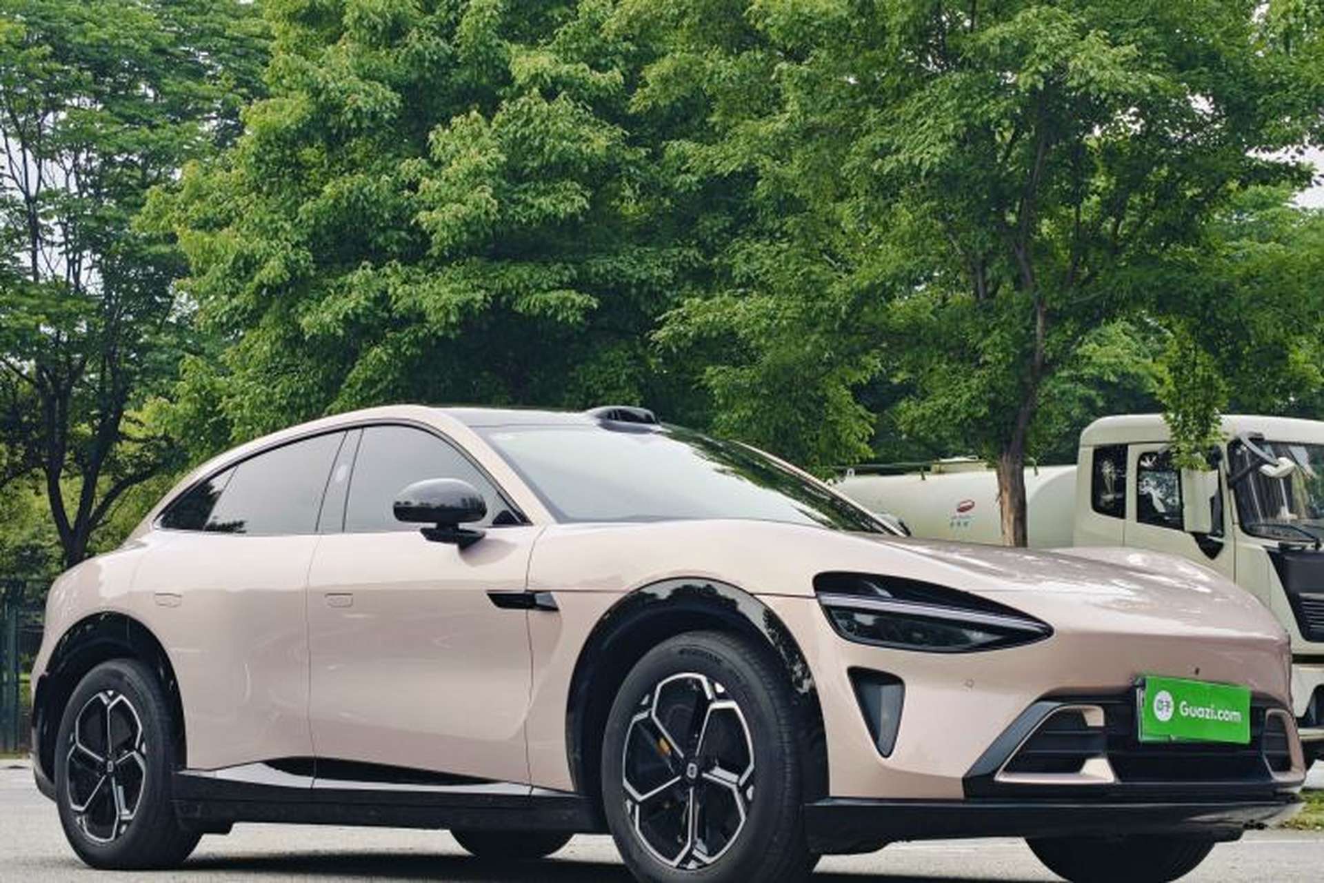 Used Xiaomi Auto YU7 2025 Ultra-Long Range High-Performance All-Wheel-Drive Max Edition Exterior 2