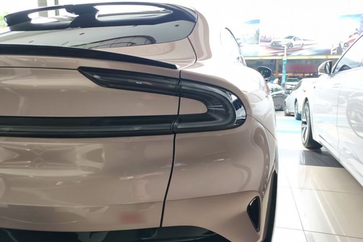Used Xiaomi Auto YU7 2025 Ultra-Long Range High-Performance All-Wheel-Drive Max Edition Exterior 3