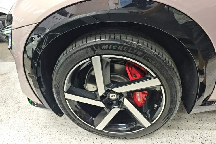 Used Xiaomi Auto YU7 2025 Ultra-Long Range High-Performance All-Wheel-Drive Max Edition Exterior 4