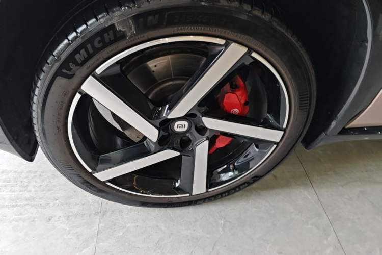 Used Xiaomi Auto YU7 2025 Ultra-Long Range High-Performance All-Wheel-Drive Max Edition Exterior 4
