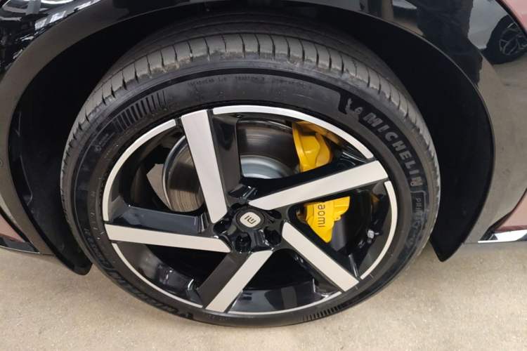 Used Xiaomi Auto YU7 2025 Ultra-Long Range Rear-Wheel Drive Version Exterior 4