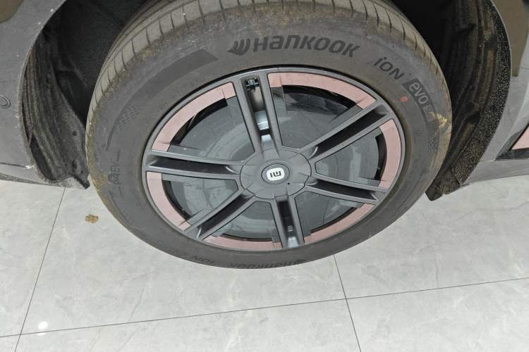 Used Xiaomi Auto YU7 2025 Ultra-Long Range All-Wheel Drive Pro Version Exterior 5