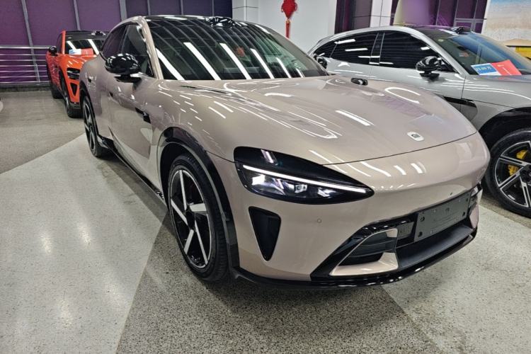Used Xiaomi Auto YU7 2025 Ultra-Long Range High-Performance All-Wheel-Drive Max Edition Front Right 45 Deg