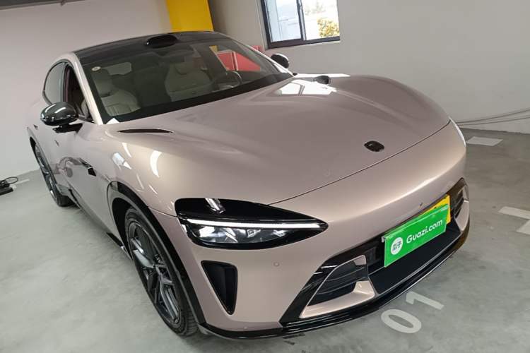 Used Xiaomi Auto YU7 2025 Ultra-Long Range High-Performance All-Wheel-Drive Max Edition Front Right 45 Deg