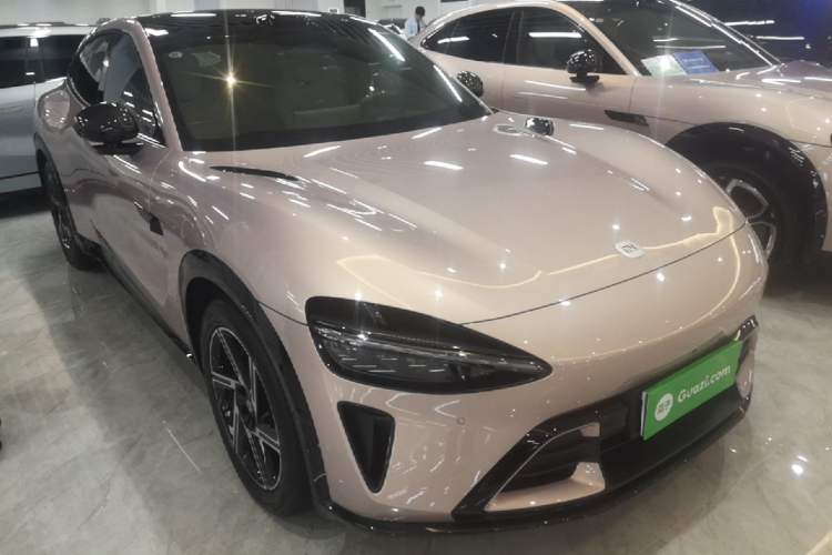 Used Xiaomi Auto YU7 2025 Ultra-Long Range High-Performance All-Wheel-Drive Max Edition Front Right 45 Deg
