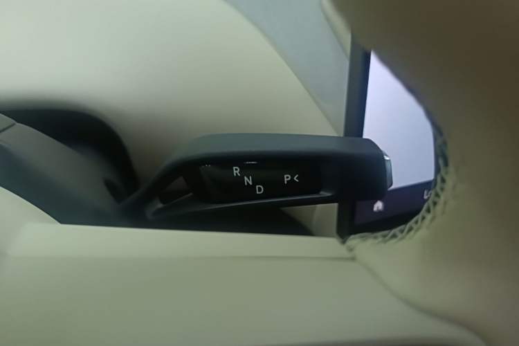 Used Xiaomi Auto YU7 2025 Ultra-Long Range All-Wheel Drive Pro Version Gear Lever