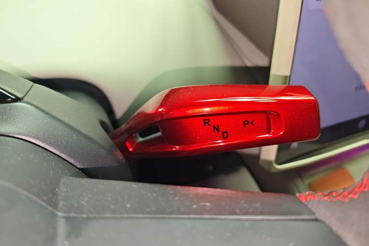 Used Xiaomi Auto YU7 2025 Ultra-Long Range High-Performance All-Wheel-Drive Max Edition Gear Lever