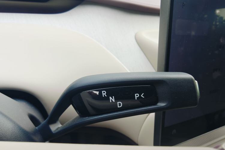 Used Xiaomi Auto YU7 2025 Ultra-Long Range High-Performance All-Wheel-Drive Max Edition Gear Lever