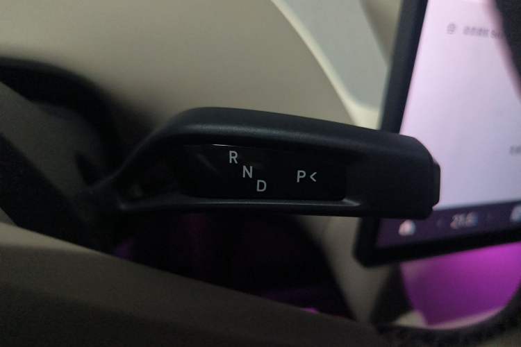 Used Xiaomi Auto YU7 2025 Ultra-Long Range Rear-Wheel Drive Version Gear Lever