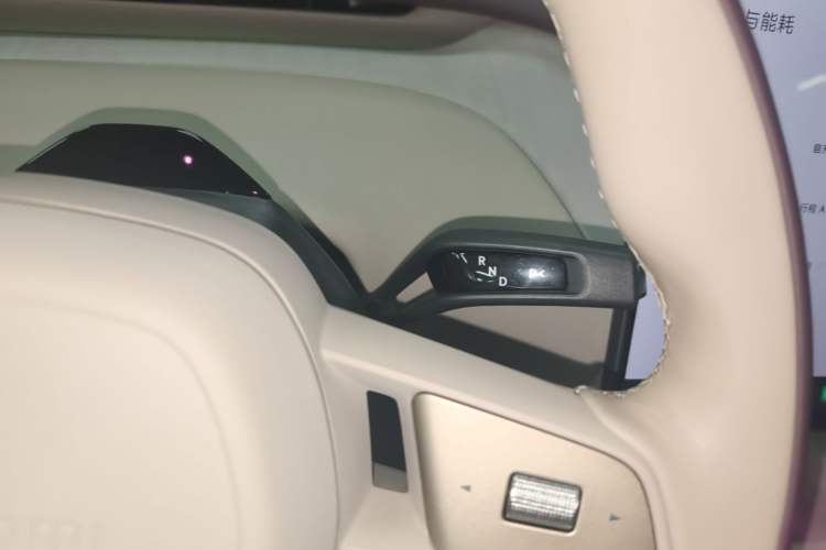 Used Xiaomi Auto YU7 2025 Ultra-Long Range High-Performance All-Wheel-Drive Max Edition Gear Lever