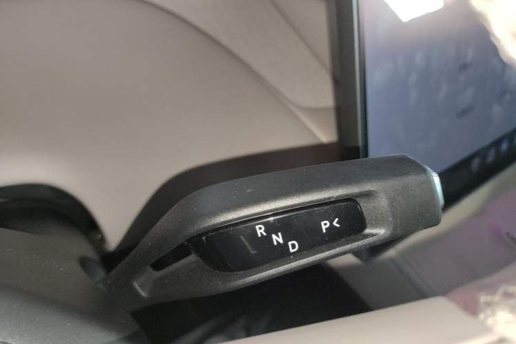 Used Xiaomi Auto YU7 2025 Ultra-Long Range All-Wheel Drive Pro Version Gear Lever