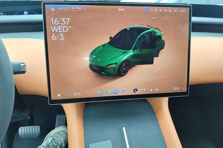 Used Xiaomi Auto YU7 2025 Ultra-Long Range High-Performance All-Wheel-Drive Max Edition Audio And AC Panel