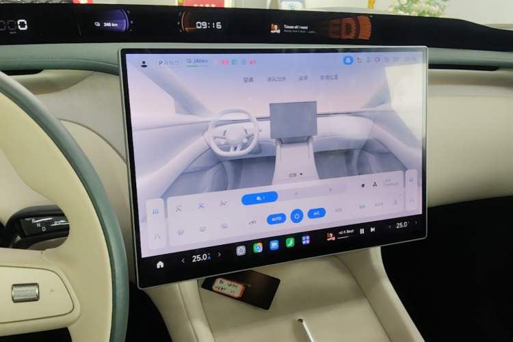 Used Xiaomi Auto YU7 2025 Ultra-Long Range High-Performance All-Wheel-Drive Max Edition Audio And AC Panel