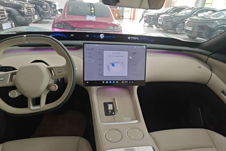 Used Xiaomi Auto YU7 2025 Ultra-Long Range Rear-Wheel Drive Version Audio And AC Panel