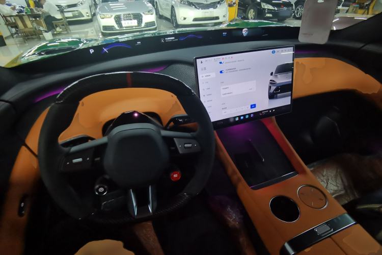 Used Xiaomi Auto YU7 2025 Ultra-Long Range High-Performance All-Wheel-Drive Max Edition Center Console