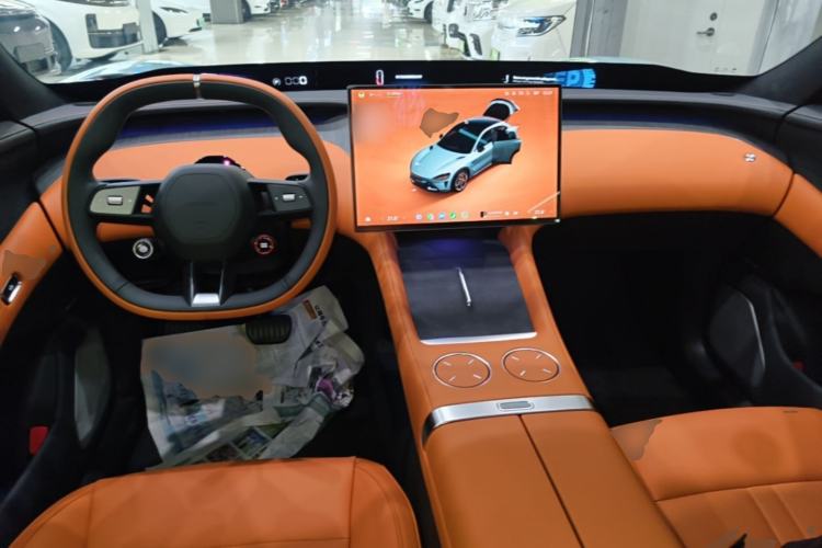Used Xiaomi Auto YU7 2025 Ultra-Long Range High-Performance All-Wheel-Drive Max Edition Center Console