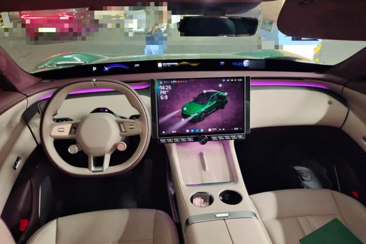 Used Xiaomi Auto YU7 2025 Ultra-Long Range High-Performance All-Wheel-Drive Max Edition Center Console