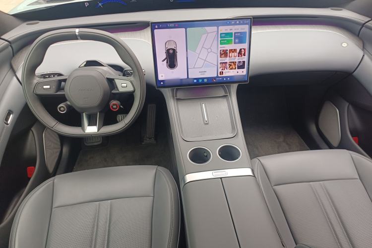 Used Xiaomi Auto YU7 2025 Ultra-Long Range Rear-Wheel Drive Version Center Console