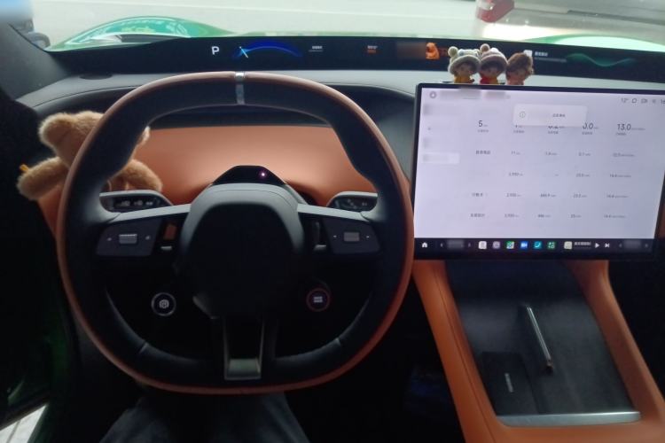 Used Xiaomi Auto YU7 2025 Ultra-Long Range Rear-Wheel Drive Version Center Console