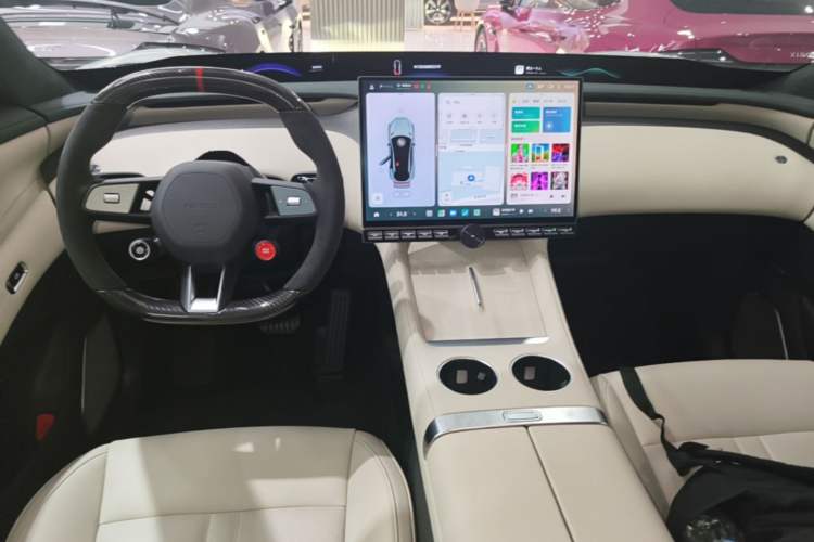 Used Xiaomi Auto YU7 2025 Ultra-Long Range High-Performance All-Wheel-Drive Max Edition Center Console