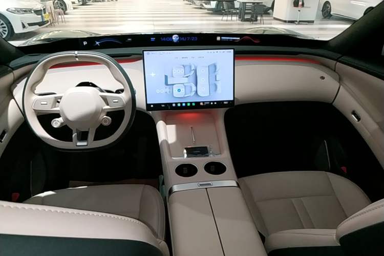 Used Xiaomi Auto YU7 2025 Ultra-Long Range Rear-Wheel Drive Version Center Console