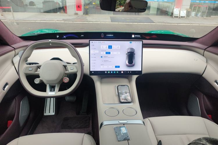 Used Xiaomi Auto YU7 2025 Ultra-Long Range High-Performance All-Wheel-Drive Max Edition Center Console