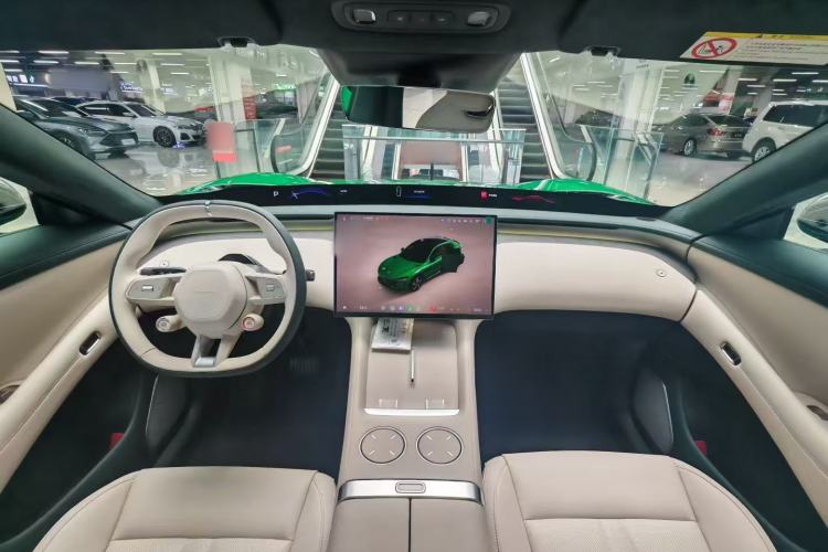 Used Xiaomi Auto YU7 2025 Ultra-Long Range High-Performance All-Wheel-Drive Max Edition Center Console