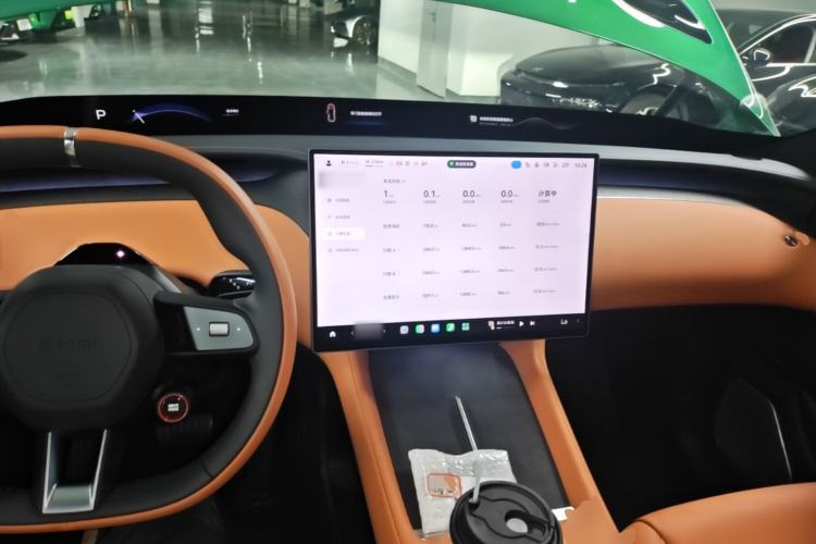 Used Xiaomi Auto YU7 2025 Ultra-Long Range High-Performance All-Wheel-Drive Max Edition Center Console