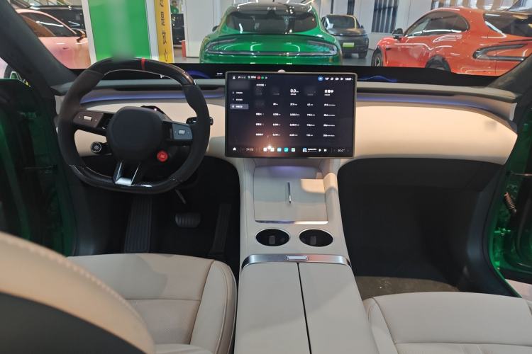 Used Xiaomi Auto YU7 2025 Ultra-Long Range High-Performance All-Wheel-Drive Max Edition Center Console