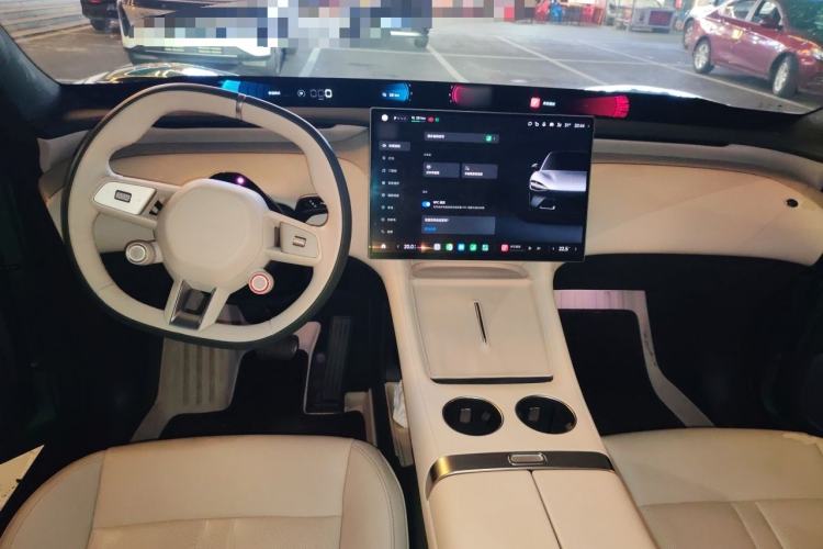 Used Xiaomi Auto YU7 2025 Ultra-Long Range High-Performance All-Wheel-Drive Max Edition Center Console