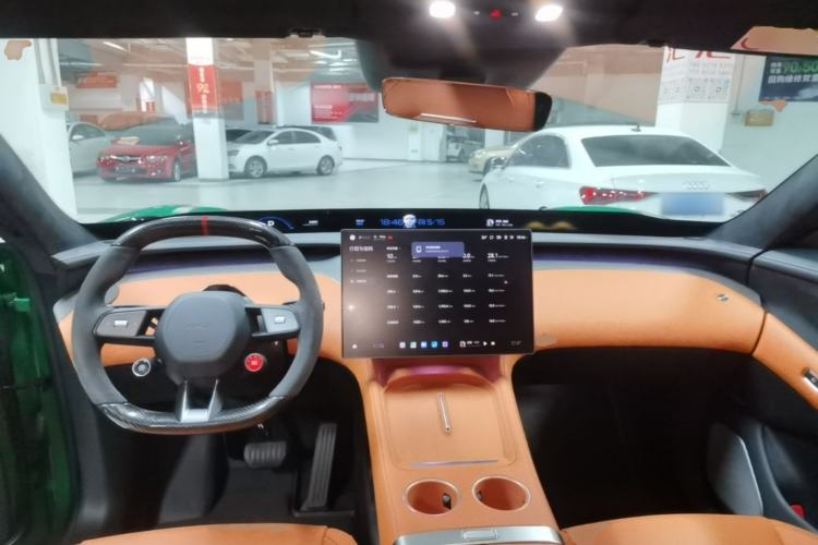 Used Xiaomi Auto YU7 2025 Ultra-Long Range High-Performance All-Wheel-Drive Max Edition Center Console