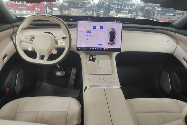 Used Xiaomi Auto YU7 2025 Ultra-Long Range Rear-Wheel Drive Version Center Console