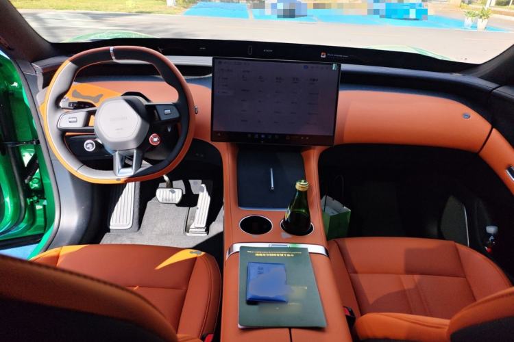 Used Xiaomi Auto YU7 2025 Ultra-Long Range Rear-Wheel Drive Version Center Console