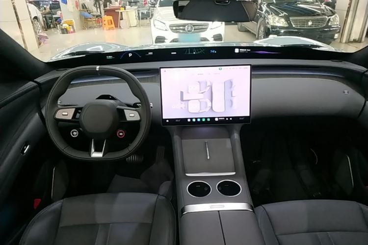Used Xiaomi Auto YU7 2025 Ultra-Long Range Rear-Wheel Drive Version Center Console