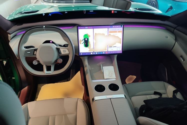 Used Xiaomi Auto YU7 2025 Ultra-Long Range Rear-Wheel Drive Version Center Console